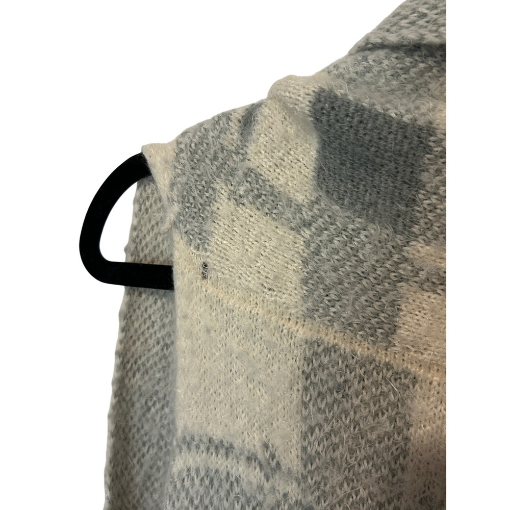 Women Gray Cream Plaid Open Front Knit Vest Sleeveless Cardigan RN 136556 - Picture 4 of 7